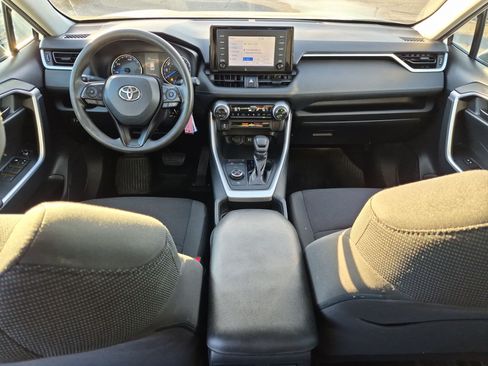 Used 2019 Toyota RAV4 LE w/ Carpet Mat Package AWD/4WD image 28