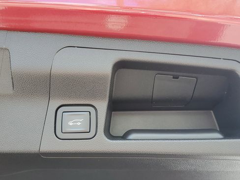 Used 2018 GMC Acadia SLT w/ LPO, Floor Liner Package FWD image 11