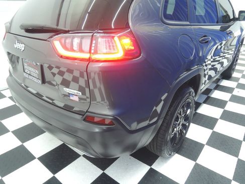 Used 2022 Jeep Cherokee Latitude Lux w/ Sun & Sound Group AWD/4WD image 34