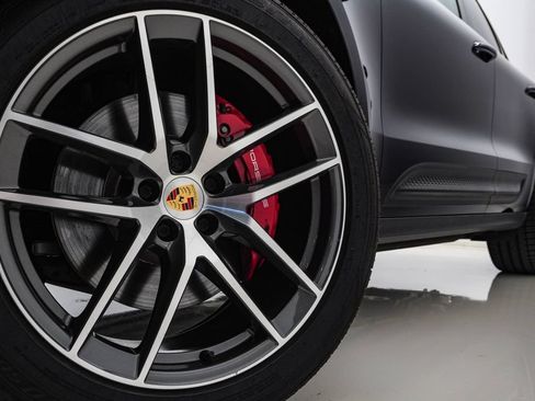 Used 2023 Porsche Macan S w/ Premium Package Plus AWD/4WD image 5