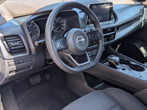 Used 2022 Nissan Rogue SV FWD image 14