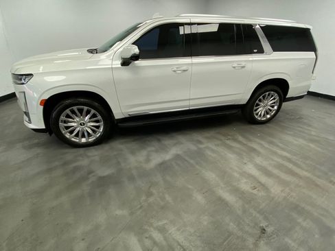 Used 2021 Cadillac Escalade ESV Premium Luxury AWD/4WD image 3