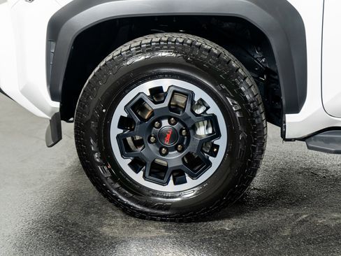 Used 2025 Toyota 4Runner TRD Off-Road image 17