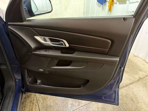 Used 2017 GMC Terrain SLE image 24