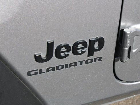Used 2020 Jeep Gladiator Sport w/ Quick Order Package 24S AWD/4WD image 10