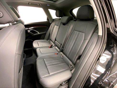 Certified 2025 Audi Q5 Premium w/ Convenience Package image 19