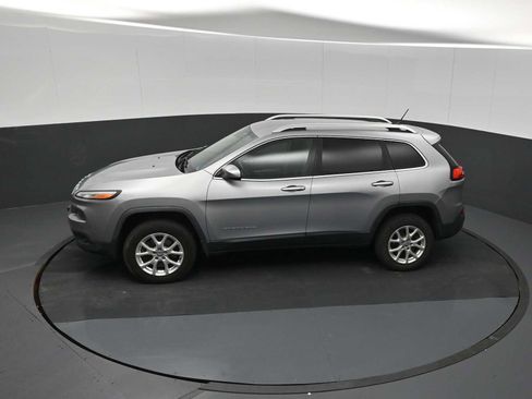 Used 2014 Jeep Cherokee Latitude AWD/4WD image 37