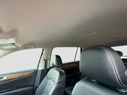 Used 2024 Volkswagen Atlas SE FWD image 26