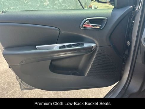 Used 2019 Dodge Journey SE FWD image 18