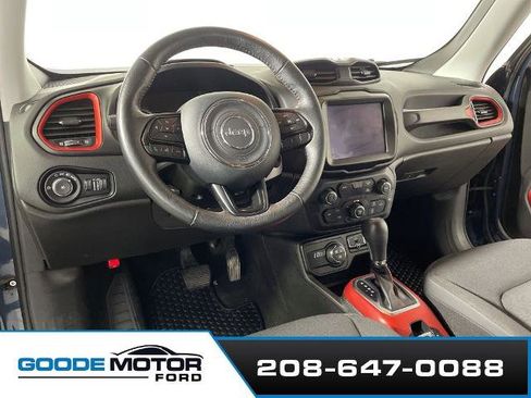Used 2022 Jeep Renegade Trailhawk AWD/4WD image 8