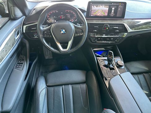 Used 2023 BMW 530i w/ Executive Package image 24
