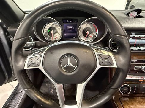 Used 2015 Mercedes-Benz SLK 350 image 31