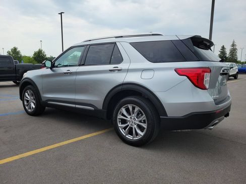 Certified 2024 Ford Explorer Limited w/ Limited Technology Package AWD/4WD image 3