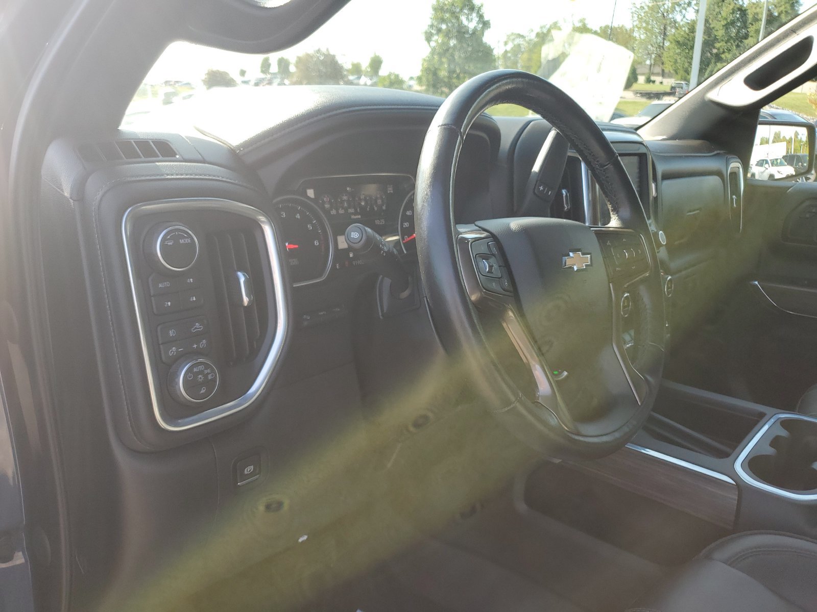 Used 2022 Chevrolet Silverado 1500 High Country w/ Technology Package AWD/4WD image 20