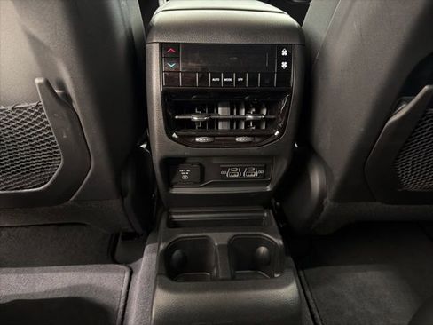 Used 2023 Jeep Grand Cherokee L Altitude image 30