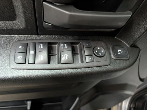 Used 2024 RAM 2500 Tradesman w/ Chrome Appearance Group AWD/4WD image 11