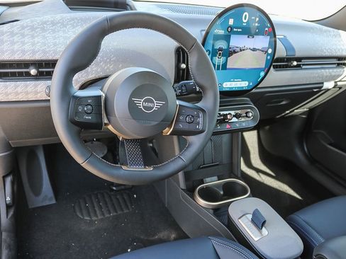 Used 2025 MINI Cooper 2-Door Hardtop image 11