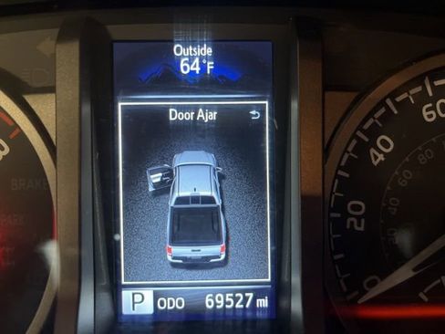 Used 2023 Toyota Tacoma TRD Sport w/ Technology Package image 17