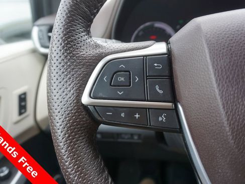 Used 2022 Toyota Sienna Platinum AWD/4WD image 4