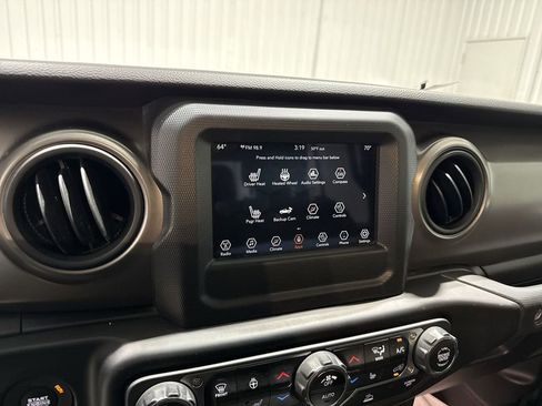 Used 2022 Jeep Gladiator Willys image 14