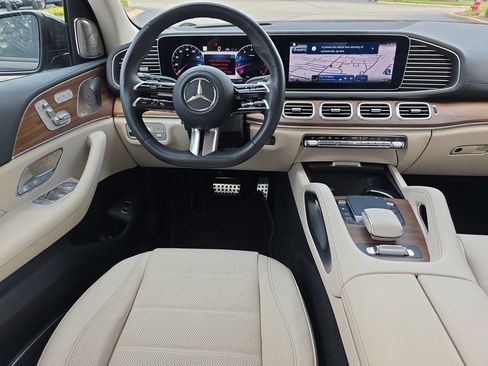 Used 2026 Mercedes-Benz GLS 450 4MATIC image 13