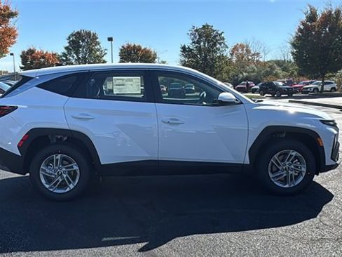 New 2026 Hyundai Tucson SE image 3