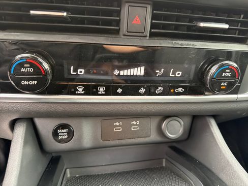 Certified 2024 Nissan Rogue SV AWD/4WD image 63