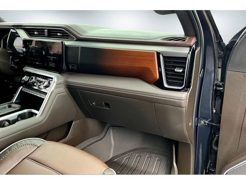 Used 2025 GMC Sierra 3500 Denali w/ Denali Reserve Package image 27