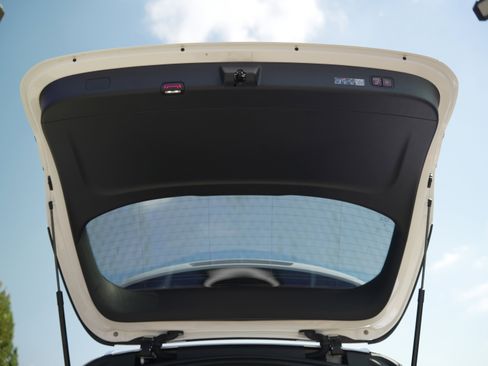 New 2026 Mercedes-Benz GLC 350e 4MATIC image 17