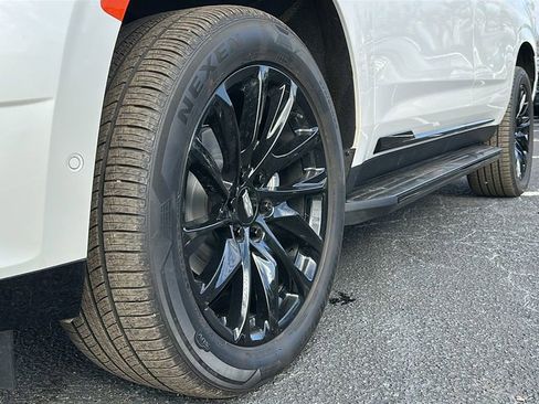 Certified 2022 Cadillac Escalade Sport w/ LPO, ONYX Package image 12