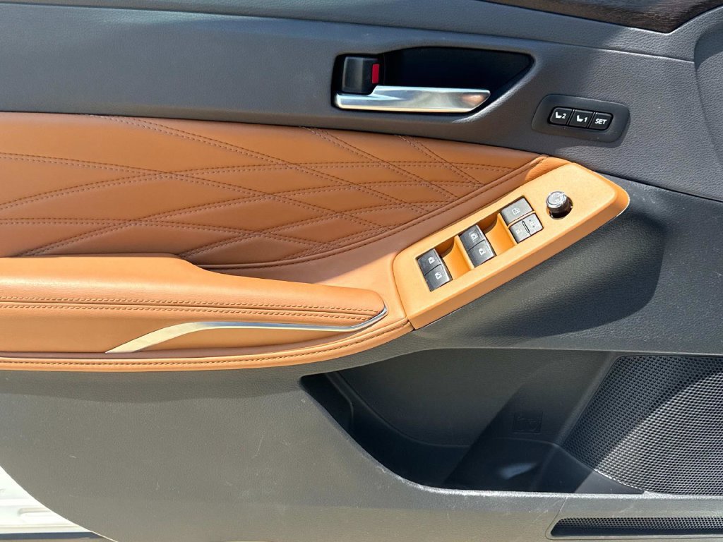 Used 2019 Toyota Avalon Limited FWD image 21