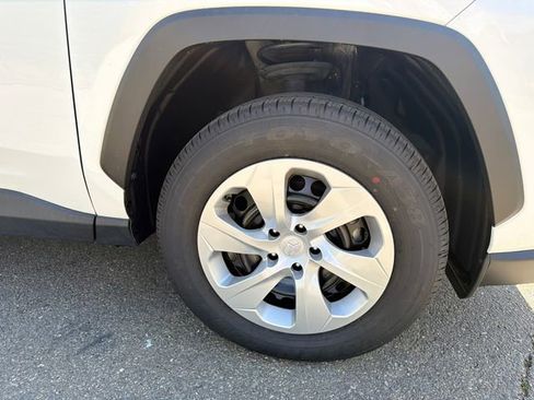 Used 2023 Toyota RAV4 LE FWD image 12