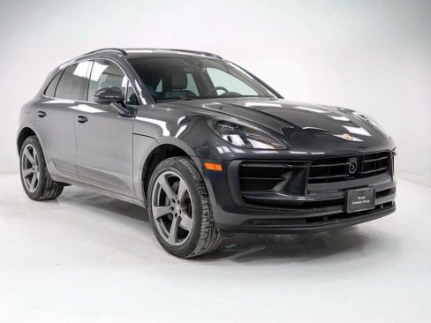 Used 2024 Porsche Macan image 8