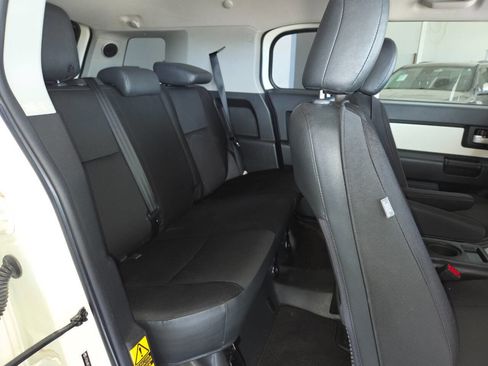 Used 2014 Toyota FJ Cruiser 4WD w/ Upgrade Package image 25