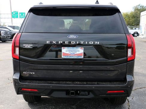 New 2025 Ford Expedition Active image 6