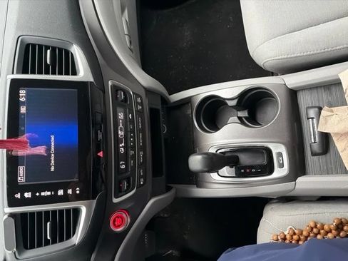Used 2017 Honda Pilot EX image 8