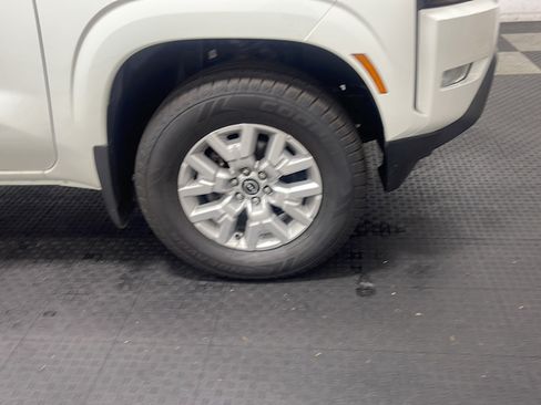 Used 2023 Nissan Frontier SV AWD/4WD image 21