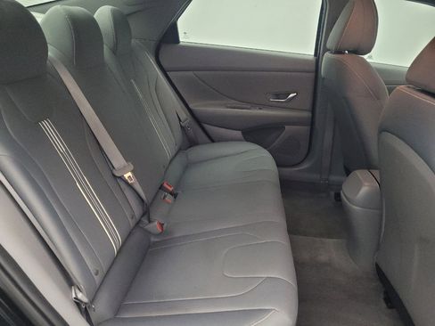 Used 2022 Hyundai Elantra SEL w/ Convenience Package FWD image 19