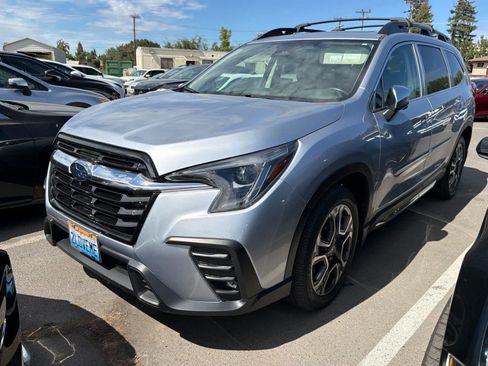 Used 2023 Subaru Ascent Limited w/ Technology Package AWD/4WD image 2
