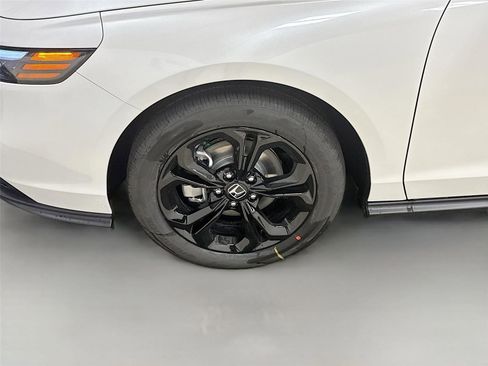 New 2025 Honda Accord SE image 28