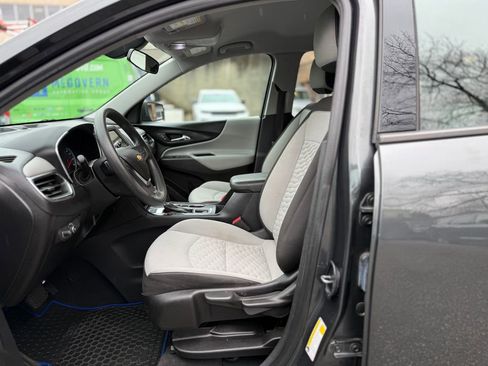 Used 2019 Chevrolet Equinox LS image 11