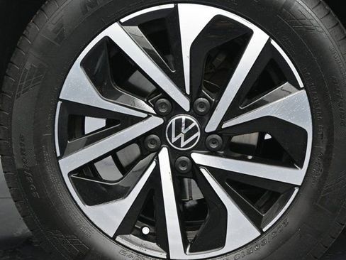 Used 2024 Volkswagen Jetta S image 10