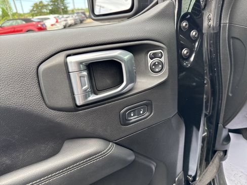 Used 2023 Jeep Wrangler Unlimited Sahara w/ Cold Weather Group AWD/4WD image 23