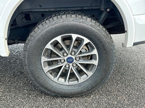 Certified 2019 Ford F150 XLT w/ Equipment Group 302A Luxury image 24