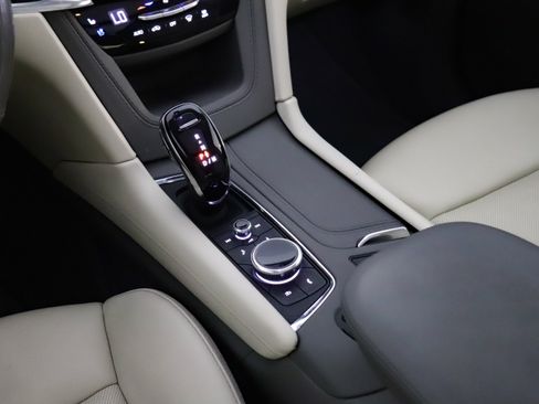 Used 2024 Cadillac XT6 Premium Luxury w/ Technology Package AWD/4WD image 27