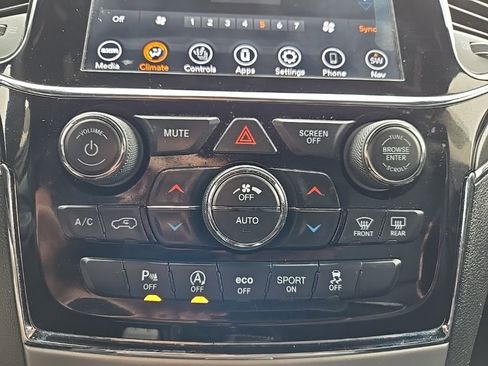 Used 2020 Jeep Grand Cherokee Limited image 25