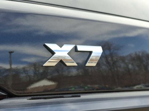 Used 2025 BMW X7 M60i image 33