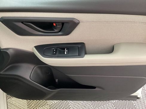 Used 2025 Subaru Forester Premium image 18