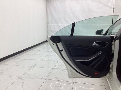 Used 2014 Mercedes-Benz CLA 250 4MATIC image 24