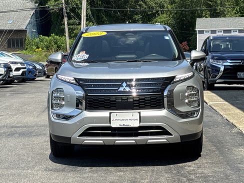 Used 2023 Mitsubishi Outlander SE AWD/4WD image 9